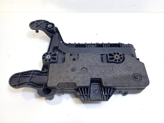 bontott VW PASSAT CC Tartó Bak