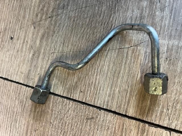 bontott VW PASSAT CC Üzemanyagcső