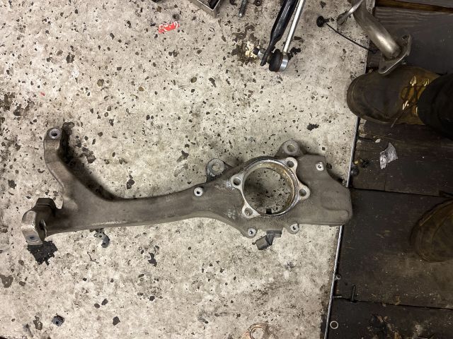 bontott VW PHAETON Bal első Csonkállvány