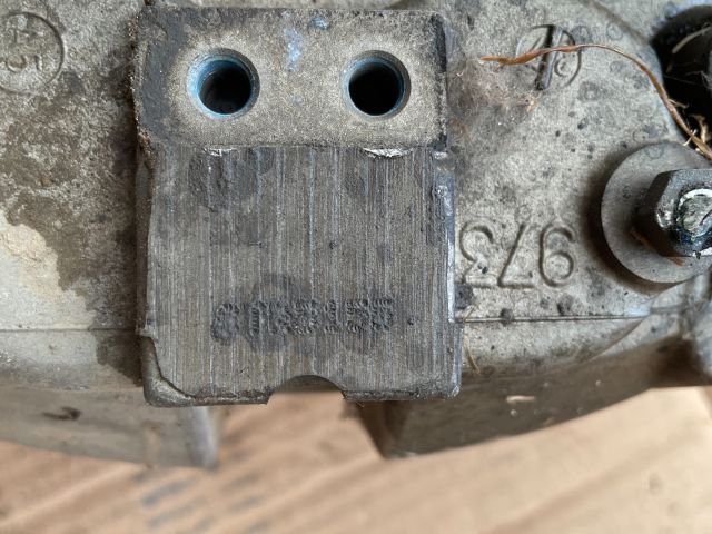 bontott VW PHAETON Bal első Féknyereg Munkahengerrel