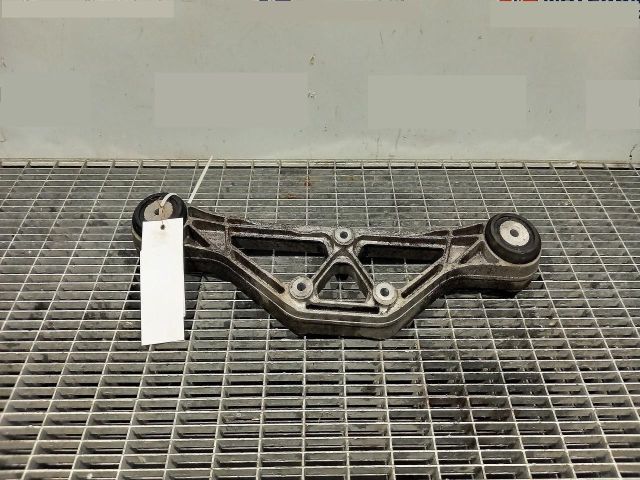 bontott VW PHAETON Differenciálmű Tartó Bak