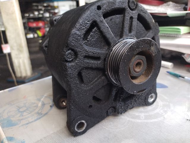 bontott VW PHAETON Generátor