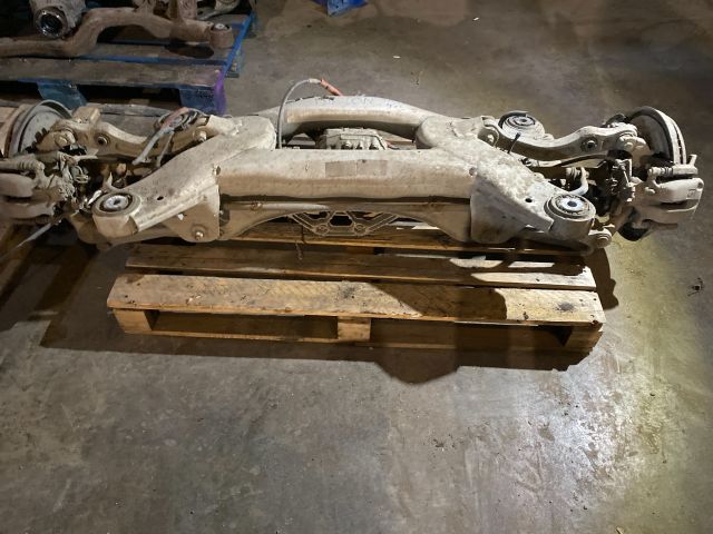 bontott VW PHAETON Hátsó Futómű (Részeivel)