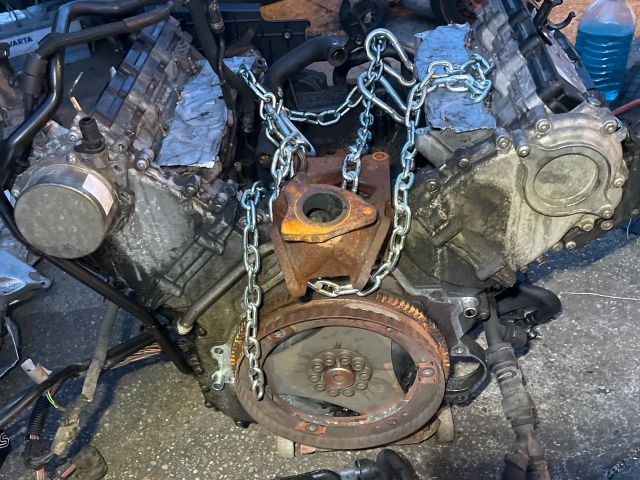 bontott VW PHAETON Motor (Fűzött blokk hengerfejjel)