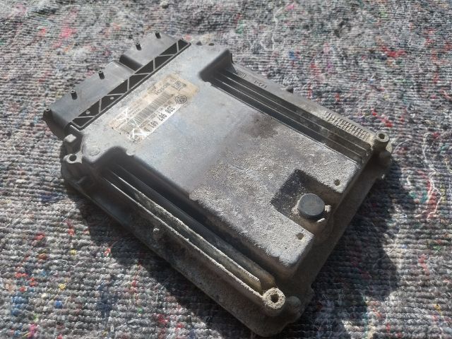 bontott VW PHAETON Motorvezérlő