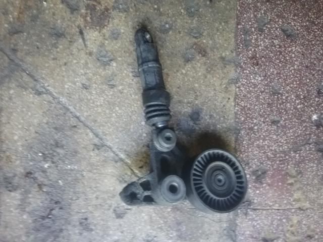 bontott VW PHAETON Szíjfeszítő Görgő