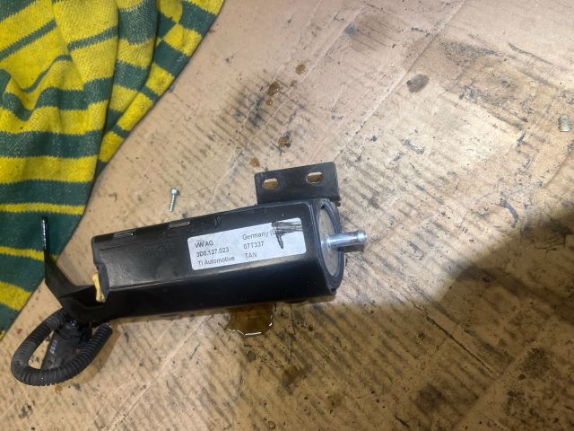 bontott VW PHAETON Üzemanyag Szivattyú