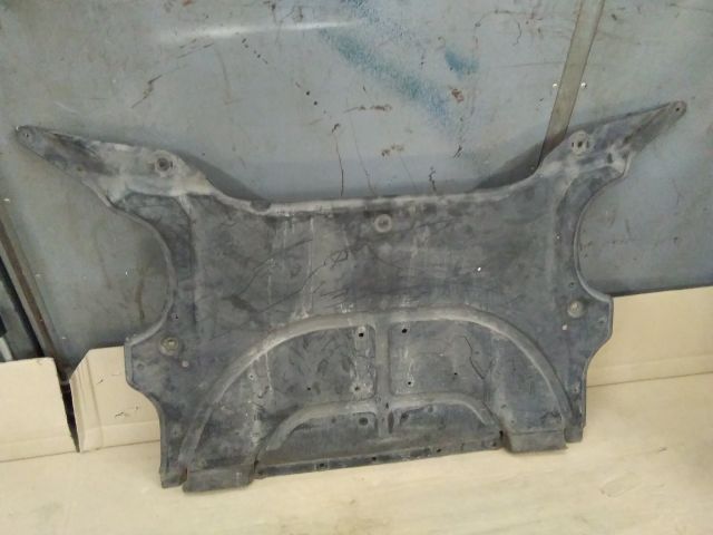 bontott VW PHAETON Alsó Motorburkolat