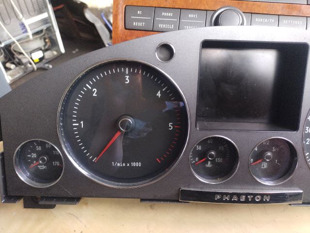 bontott VW PHAETON Kilométeróra