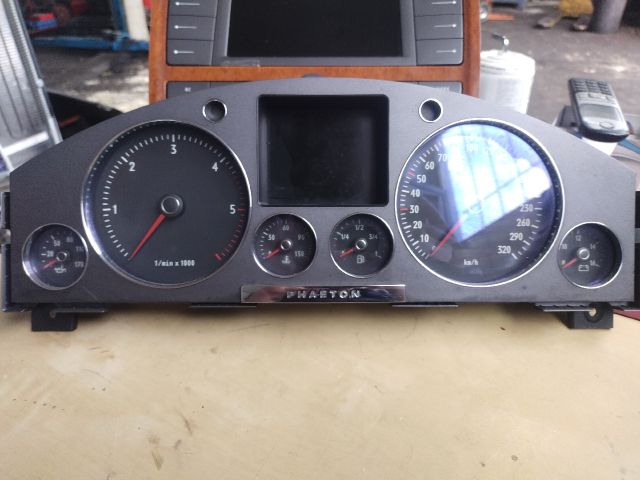 bontott VW PHAETON Kilométeróra