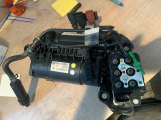 bontott VW PHAETON Légkompresszor