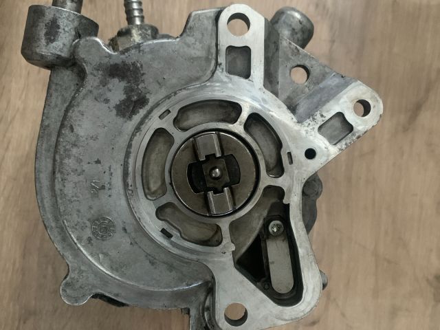 bontott VW PHAETON Vákumpumpa