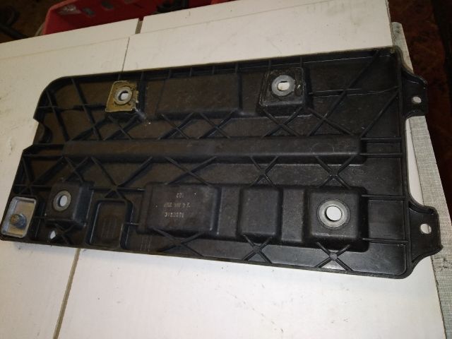 bontott VW PHAETON Akkumulátor Tartó