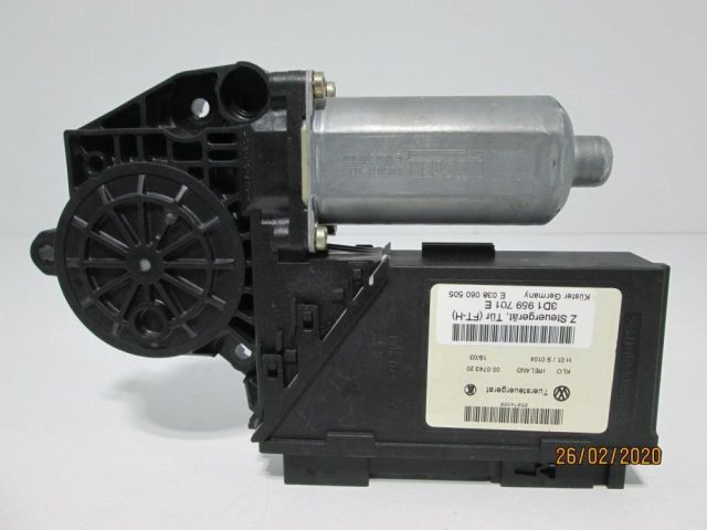 bontott VW PHAETON Bal első Ablakemelő Motor