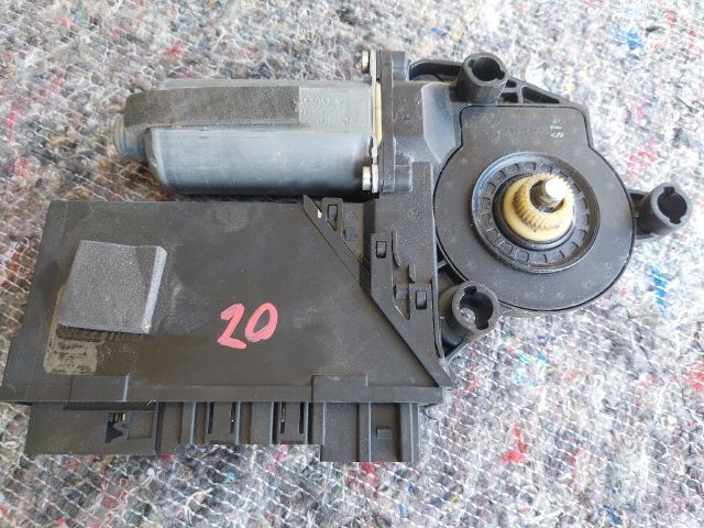 bontott VW PHAETON Bal első Ablakemelő Motor