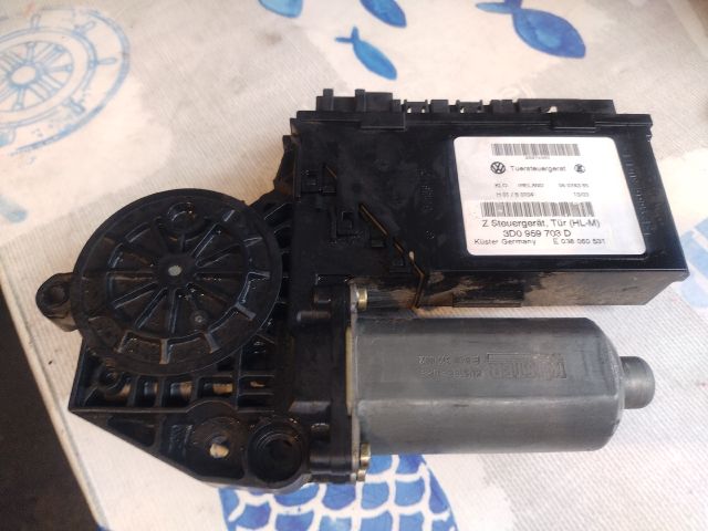 bontott VW PHAETON Bal hátsó Ablakemelő Motor