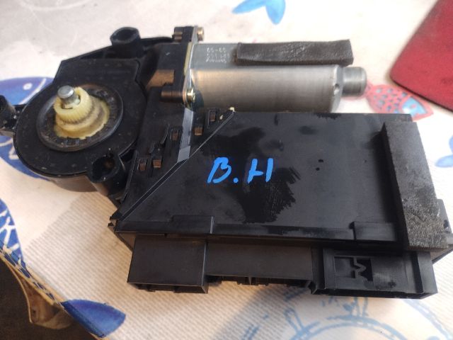 bontott VW PHAETON Bal hátsó Ablakemelő Motor