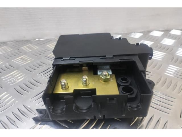 bontott VW PHAETON Biztosítéktábla Doboz