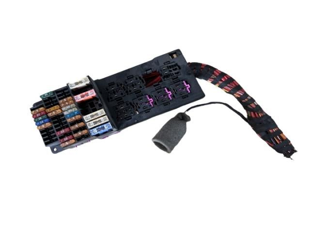 bontott VW PHAETON Biztosítéktábla Doboz