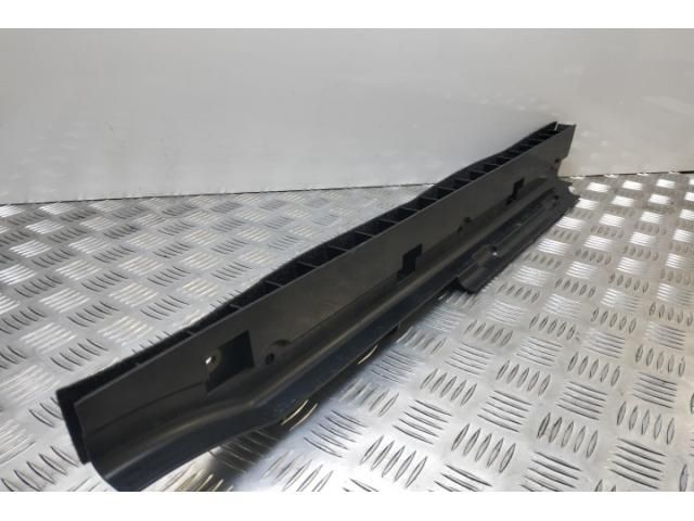 bontott VW PHAETON Csomagtér Kárpit Tartó (Pozíciófüggetlen)