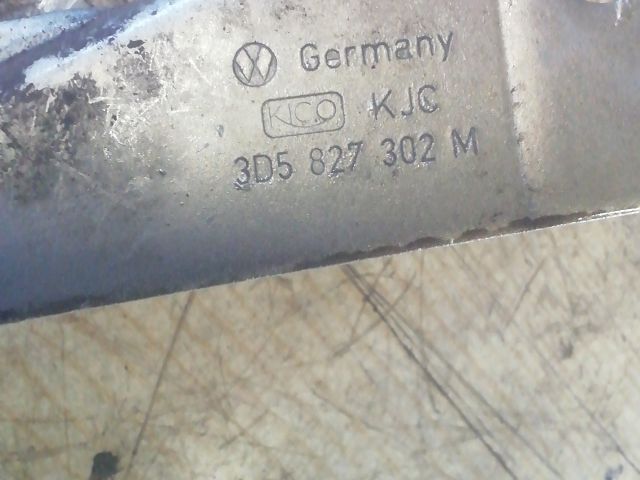 bontott VW PHAETON Csomagtérajtó Jobb Zsanér