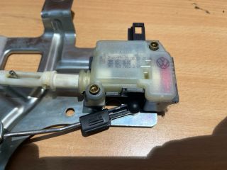 bontott VW PHAETON Csomagtérajtó Zárszerkezet