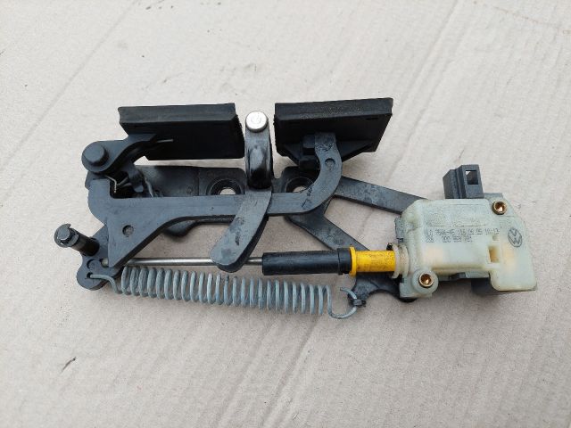 bontott VW PHAETON Csomagtérajtó Zárszerkezet