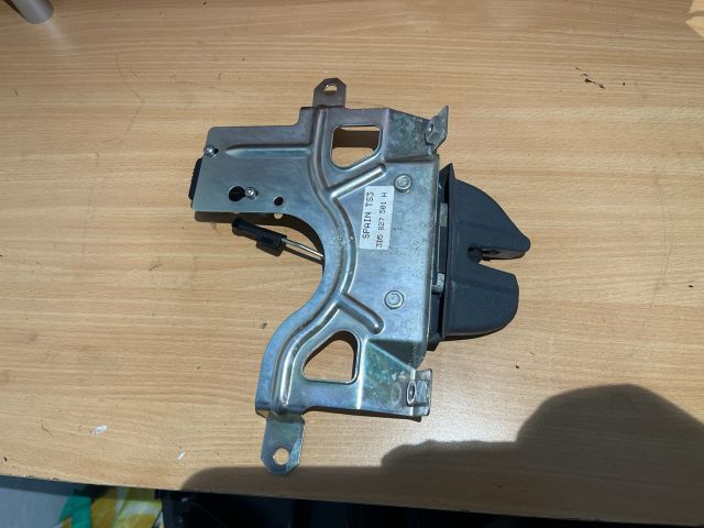 bontott VW PHAETON Csomagtérajtó Zárszerkezet