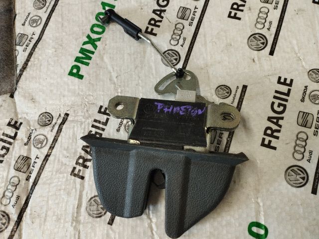 bontott VW PHAETON Csomagtérajtó Zárszerkezet