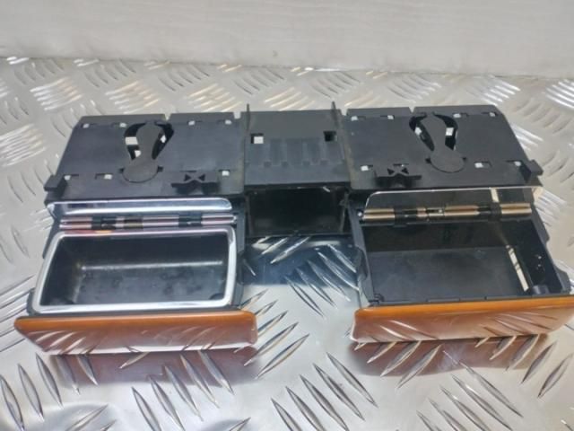 bontott VW PHAETON Első Hamutartó