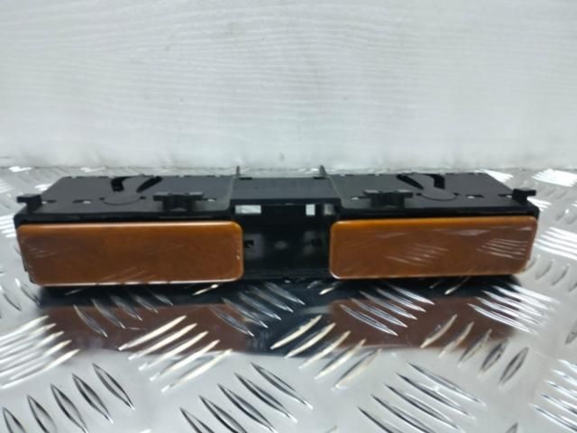 bontott VW PHAETON Első Hamutartó