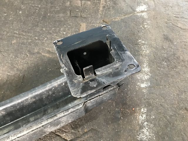 bontott VW PHAETON Első Lökhárító Merevítő (Fém)