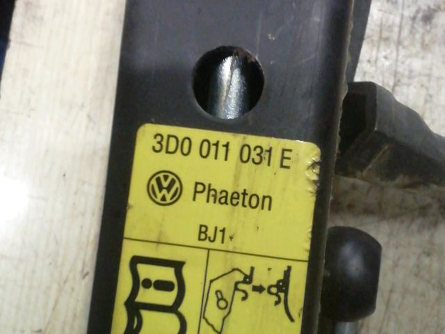 bontott VW PHAETON Emelő