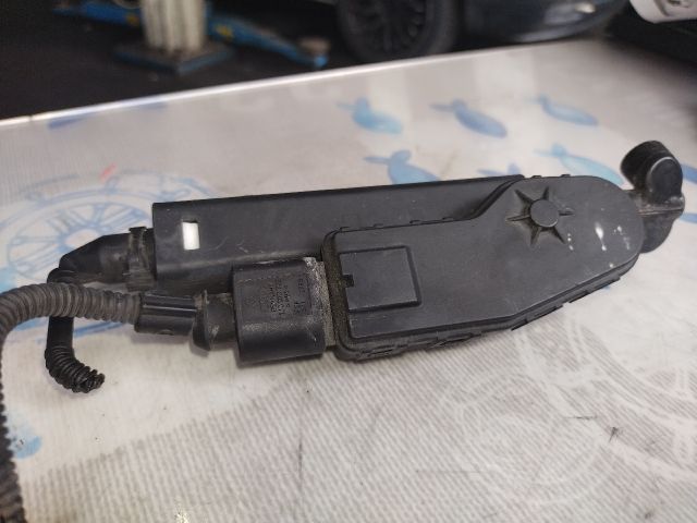 bontott VW PHAETON Fényszórómosó Fúvóka (Pozíciófüggetlen)