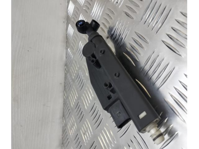 bontott VW PHAETON Fényszórómosó Szivattyú