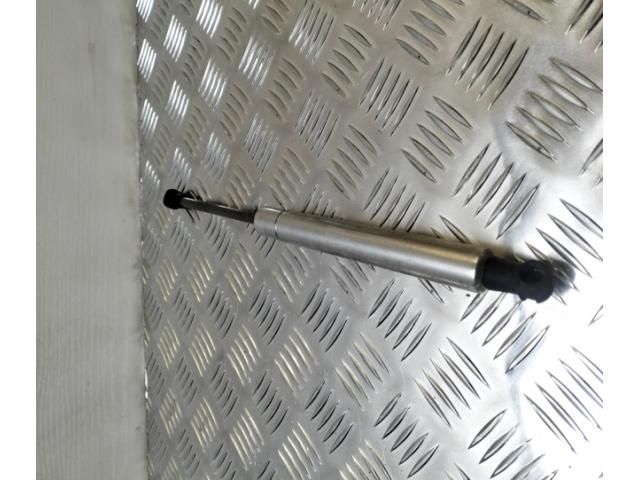 bontott VW PHAETON Gázrugós Kitámasztó Teleszkóp Pár Csomagtérajtó