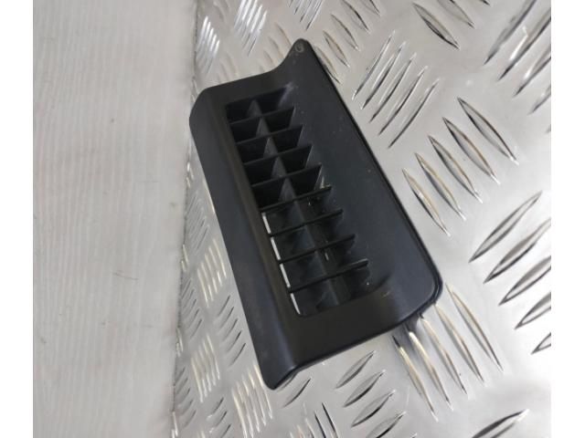 bontott VW PHAETON Hátsó Hangszóró Burkolat