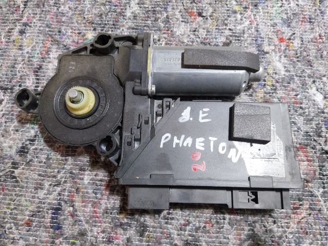 bontott VW PHAETON Jobb első Ablakemelő Motor