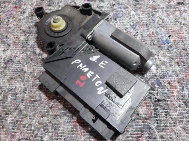 bontott VW PHAETON Jobb első Ablakemelő Motor
