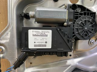 bontott VW PHAETON Jobb első Ablakemelő Szerkezet (Elektromos)