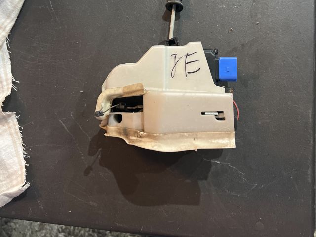 bontott VW PHAETON Jobb első Ajtózár