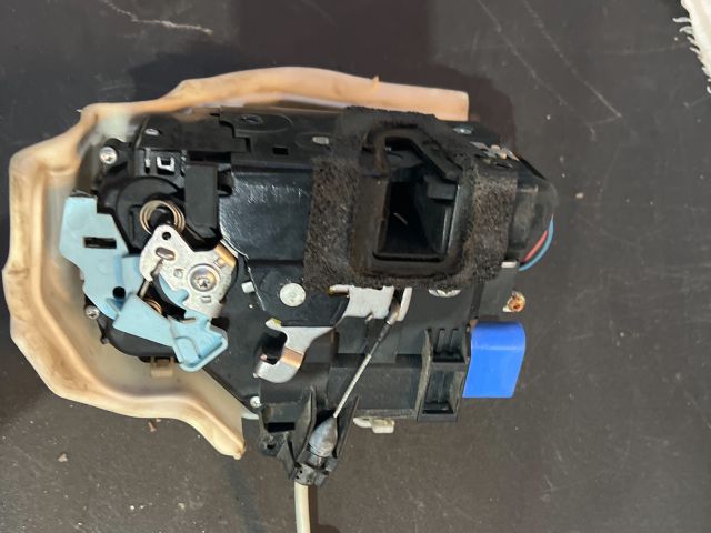 bontott VW PHAETON Jobb első Ajtózár