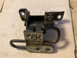 bontott VW PHAETON Jobb első Alsó Zsanér