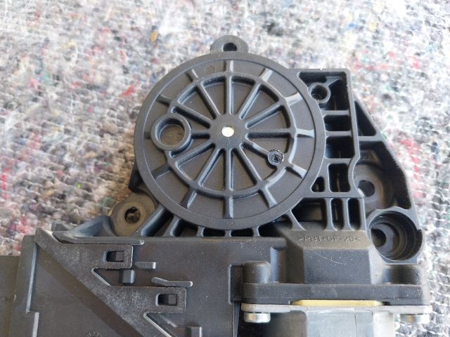 bontott VW PHAETON Jobb hátsó Ablakemelő Motor