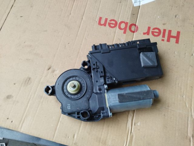 bontott VW PHAETON Jobb hátsó Ablakemelő Motor