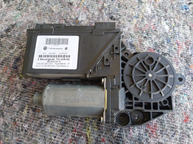 bontott VW PHAETON Jobb hátsó Ablakemelő Motor