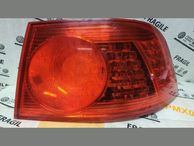 bontott VW PHAETON Jobb Külső Hátsó Lámpa