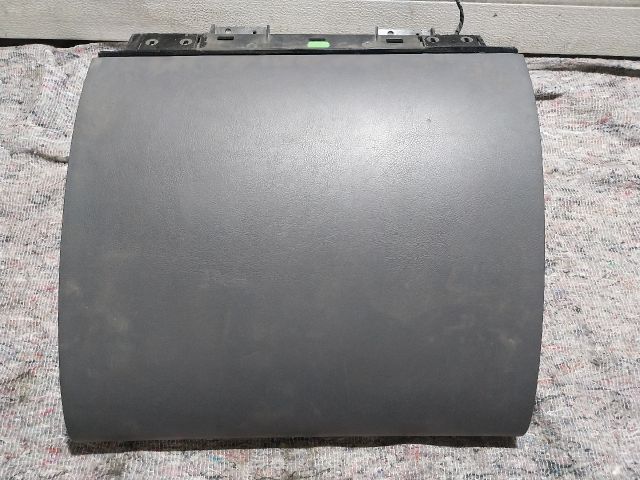 bontott VW PHAETON Kesztyűtartó