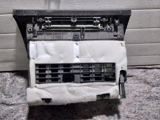 bontott VW PHAETON Kesztyűtartó