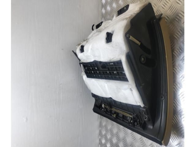 bontott VW PHAETON Kesztyűtartó